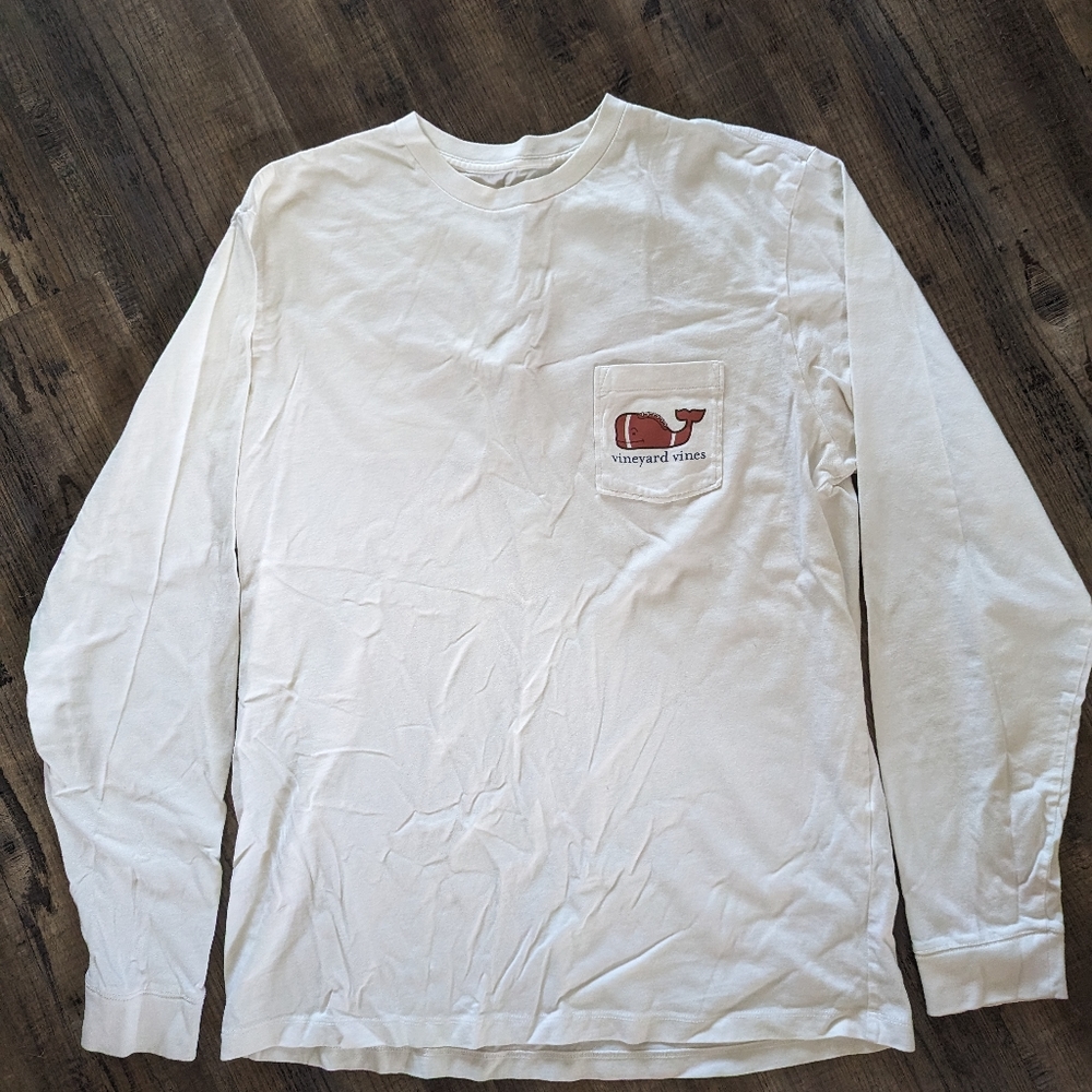 Vineyard Vines NWOT long sleeve t-shirt football